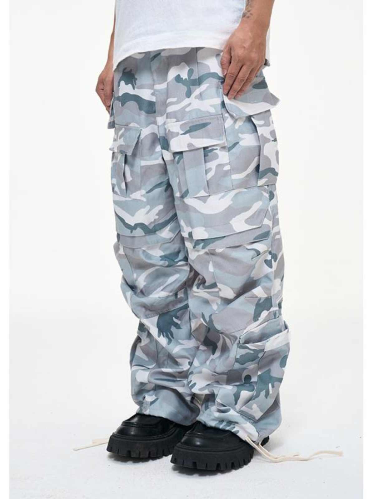 Camouflage workwear white trousers